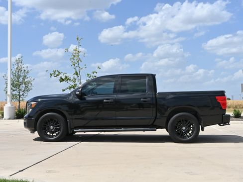 Used 2019 Nissan Titan SV w/ SV Convenience Package RWD image 6