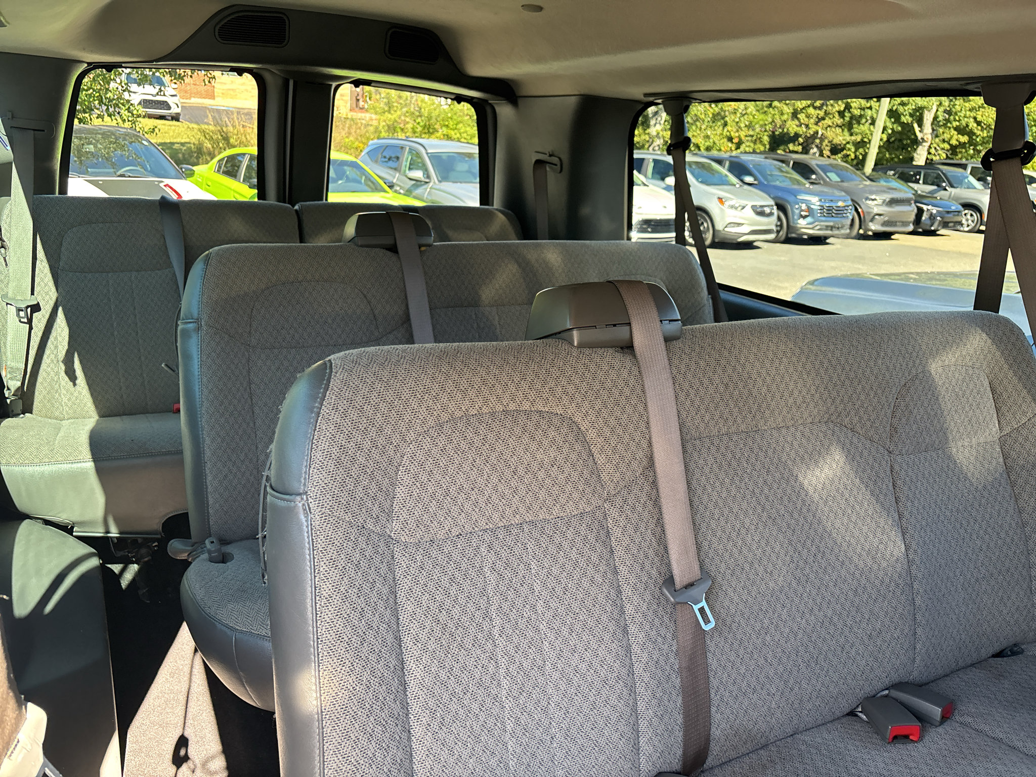 Used 2025 Chevrolet Express 3500 LT w/ LT Preferred Equipment Group RWD image 12