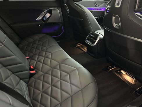 Certified 2024 BMW 740i w/ Premium Package 2 image 31