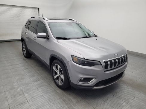 Used 2019 Jeep Cherokee Limited w/ Luxury Group FWD image 13