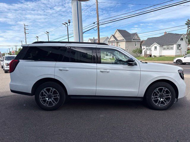 Used 2025 Ford Expedition Active AWD/4WD image 5