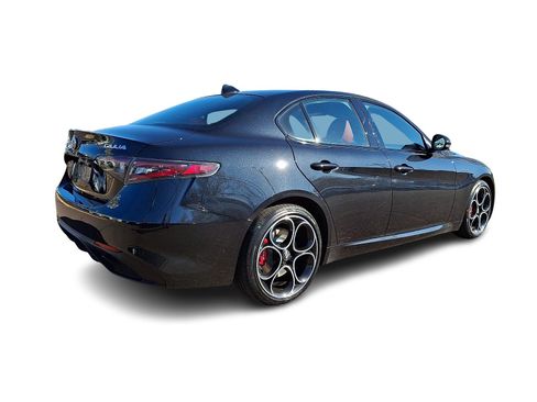 Used 2024 Alfa Romeo Giulia Veloce AWD/4WD image 6