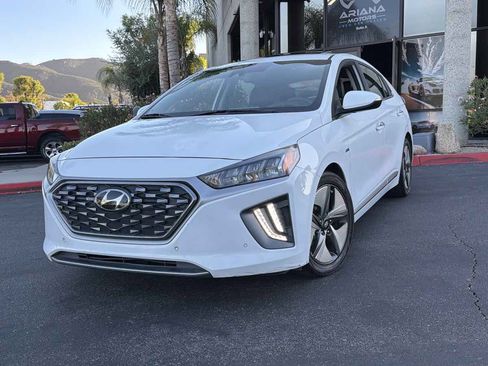 Used 2020 Hyundai Ioniq Limited FWD image 9