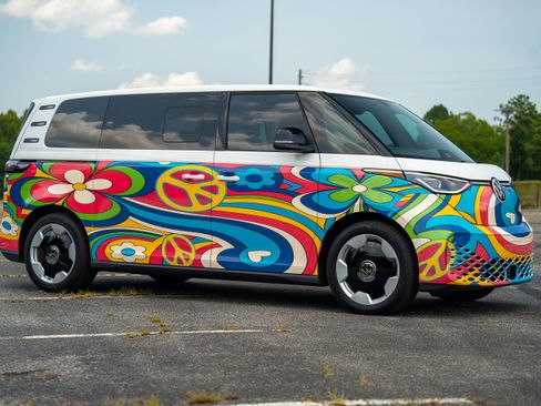 Used 2025 Volkswagen ID. Buzz Pro S RWD image 11