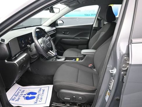 Used 2025 Hyundai Kona SEL FWD image 12