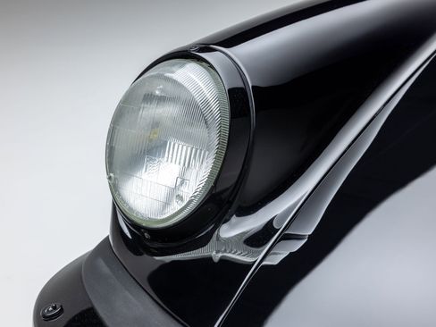 Used 1989 Porsche 911 Carrera RWD image 35