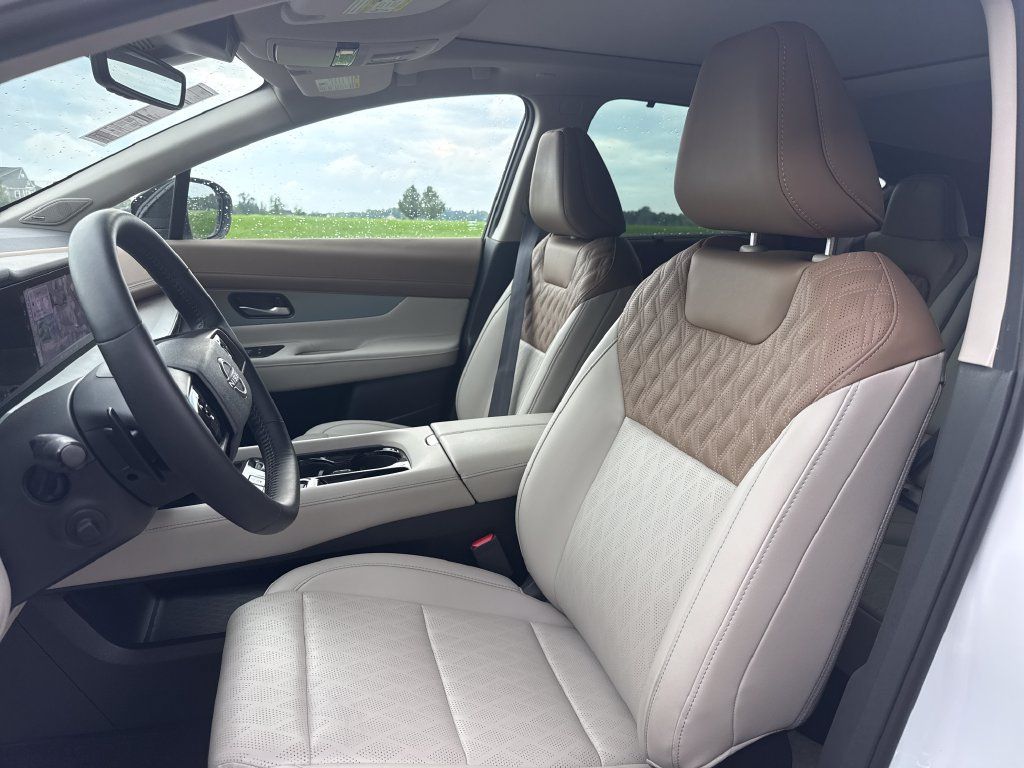 Used 2025 Nissan Murano Platinum w/ Cargo Package AWD/4WD image 11