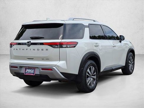 Used 2023 Nissan Pathfinder SL image 5