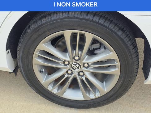 Used 2016 Toyota Camry SE image 10