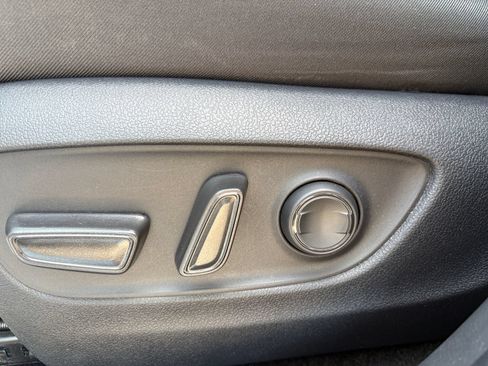 Used 2023 Toyota RAV4 AWD Hybrid image 15