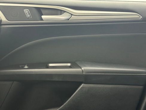 Used 2017 Ford Fusion SE image 37