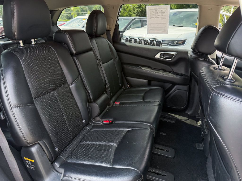 Used 2017 Nissan Pathfinder Platinum w/ Midnight Edition Package AWD/4WD image 19