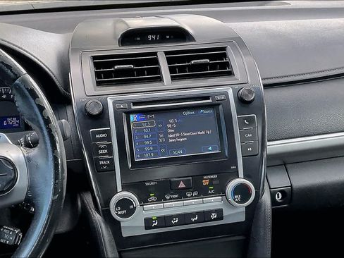 Used 2012 Toyota Camry SE FWD image 15