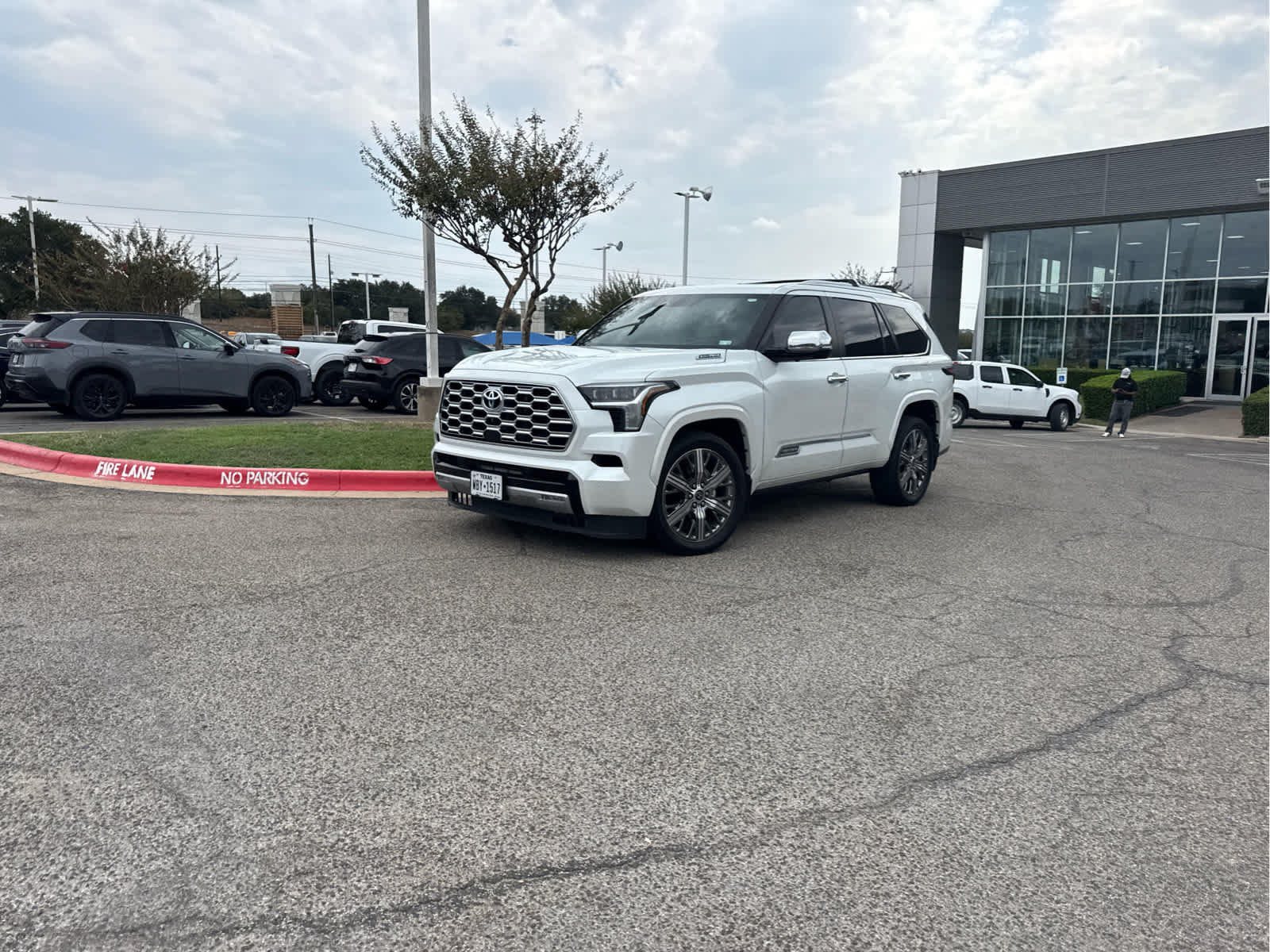 Used 2024 Toyota Sequoia Capstone AWD/4WD image 2