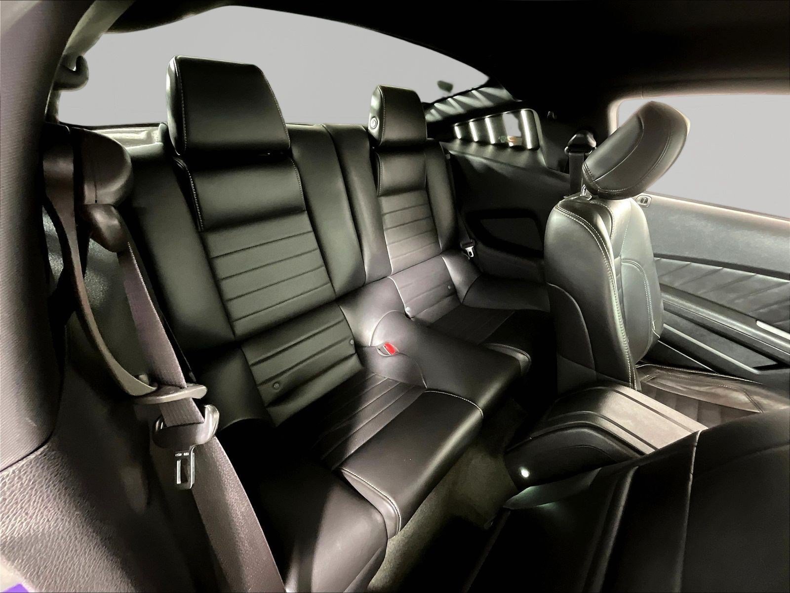 Used 2014 Ford Mustang GT Premium w/ Comfort Package RWD image 23