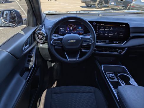 Used 2026 Chevrolet Equinox LT image 16