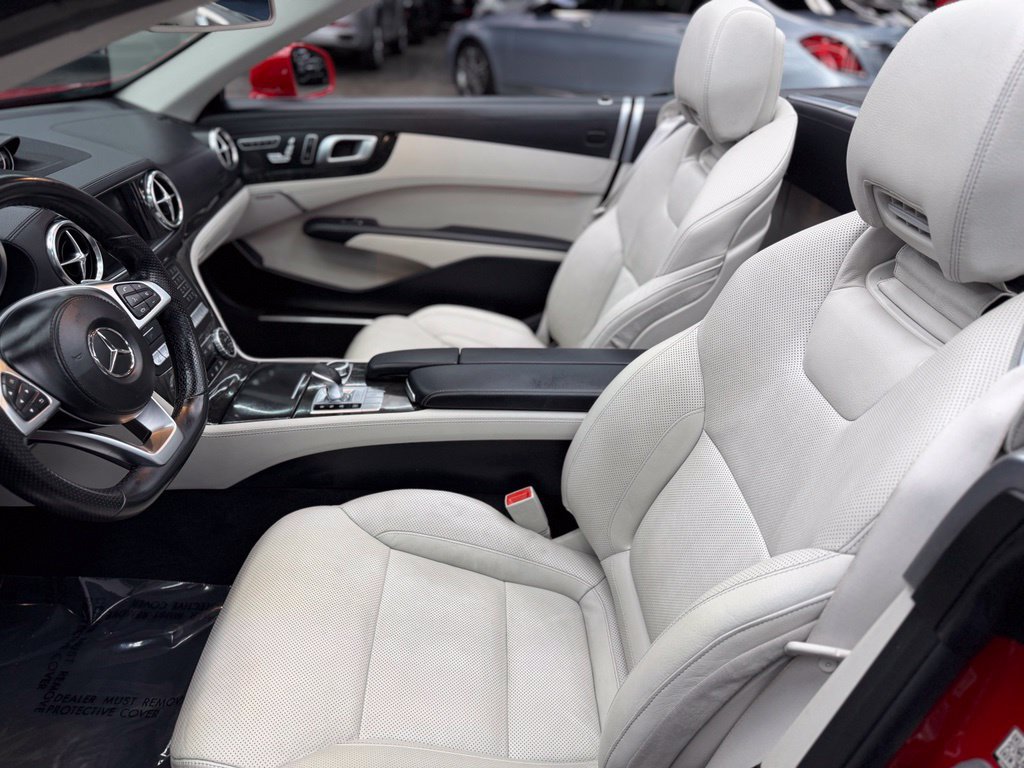 Used 2017 Mercedes-Benz SL 550 w/ Driver Assistance Package image 33
