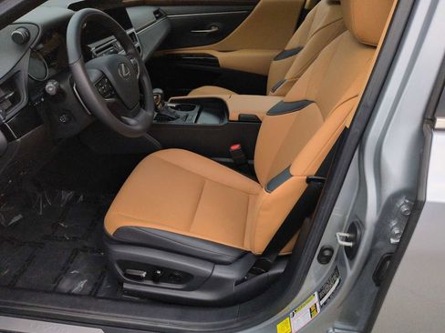 Used 2024 Lexus ES 350 w/ Premium Package image 17