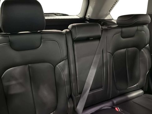 Used 2022 Jeep Grand Cherokee Limited AWD/4WD image 22