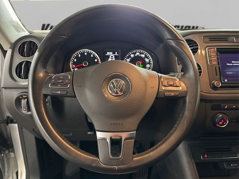 Used 2017 Volkswagen Tiguan S image 25