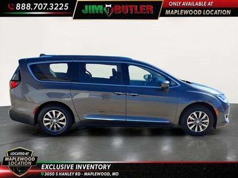 Used 2020 Chrysler Pacifica Touring-L Plus image 5