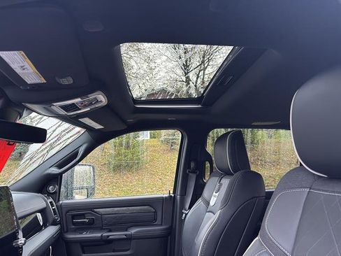 Used 2025 RAM 3500 Limited image 15