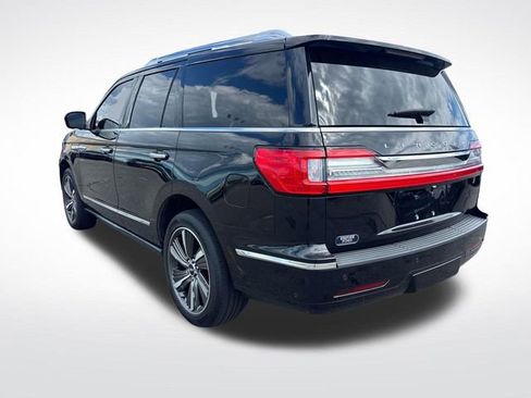 Used 2019 Lincoln Navigator Reserve image 3