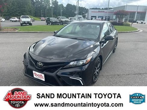 Used 2023 Toyota Camry SE FWD image 7