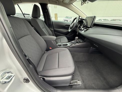 Used 2025 Toyota Corolla LE image 25