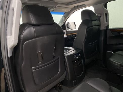 Used 2015 Cadillac Escalade Luxury image 15