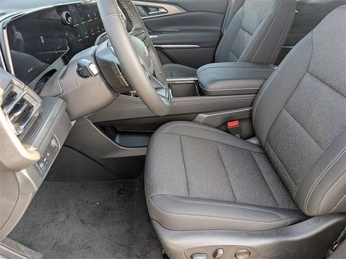 New 2026 Chevrolet Traverse LT image 18