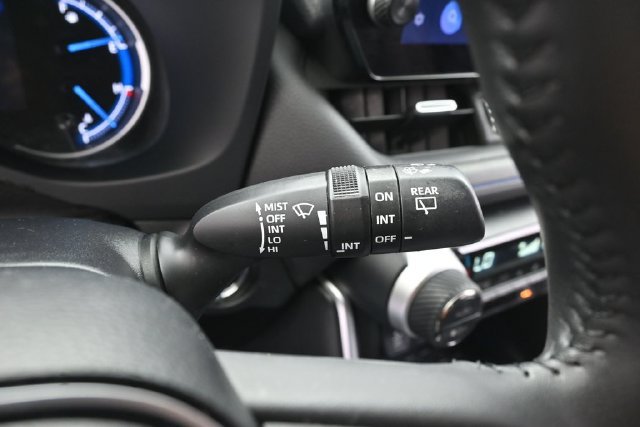 Used 2023 Toyota RAV4 XSE AWD/4WD image 18