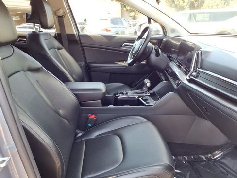 Certified 2024 Kia Sportage EX FWD image 7