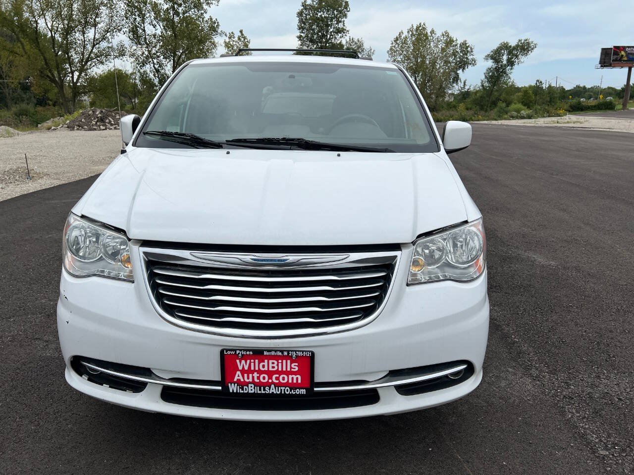 Used 2015 Chrysler Town & Country Touring w/ Driver Convenience Group FWD image 13