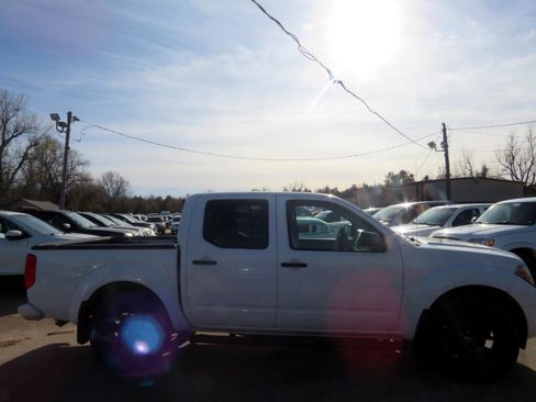 Used 2021 Nissan Frontier SV w/ Value Truck Package image 4