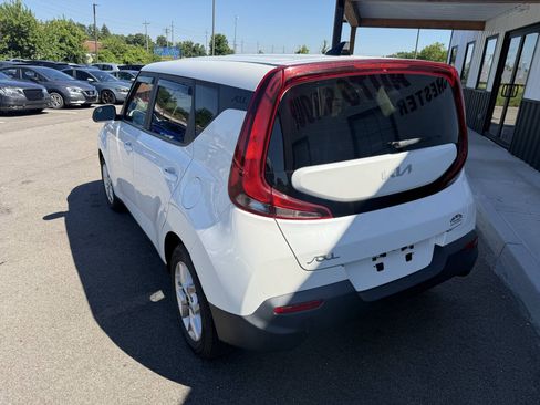 Used 2022 Kia Soul LX w/ Technology Package FWD image 10