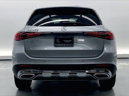 Used 2026 Mercedes-Benz GLC 300 image 4