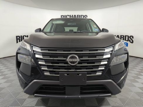 Used 2024 Nissan Rogue S FWD image 3