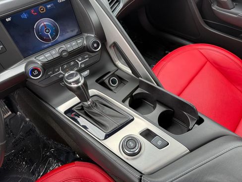 Used 2018 Chevrolet Corvette Stingray Coupe w/ 1LT RWD image 18