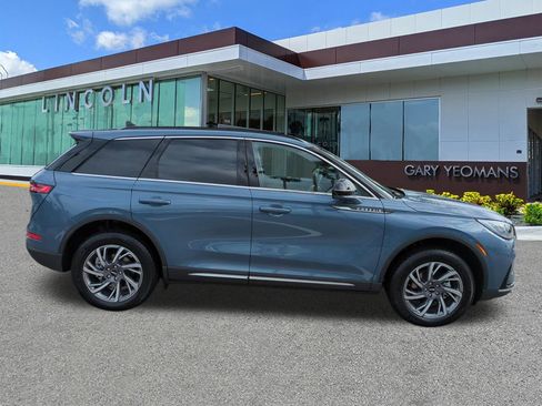 New 2026 Lincoln Corsair Premiere image 3