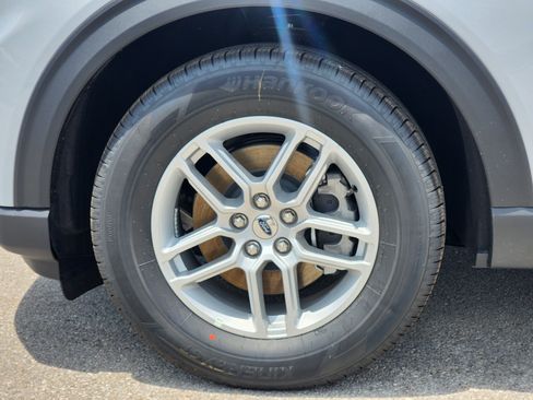 New 2026 Ford Explorer Active w/ Active Comfort Package RWD image 8