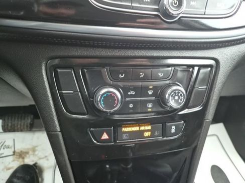 Used 2020 Buick Encore Preferred image 19
