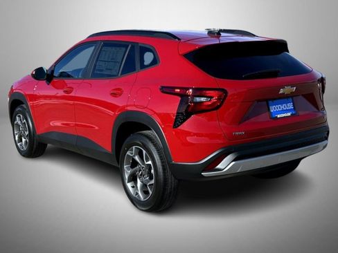 New 2026 Chevrolet Trax LT w/ Driver Confidence Package image 7