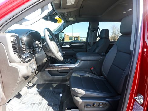 Used 2025 Chevrolet Silverado 2500 LTZ w/ LTZ Premium Package image 12