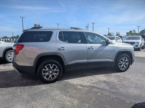 Certified 2023 GMC Acadia SLT w/ Technology Package image 5