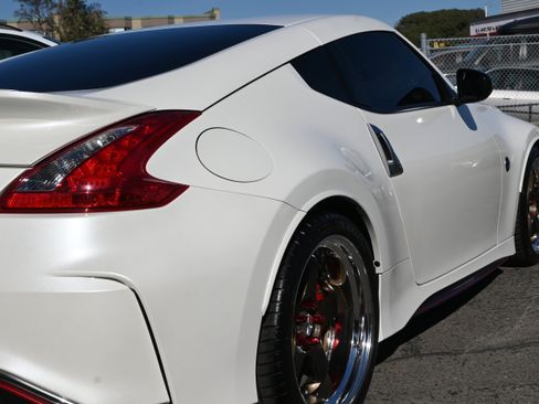 Used 2015 Nissan 370Z NISMO image 23