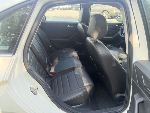Certified 2021 Volkswagen Jetta SEL FWD image 23