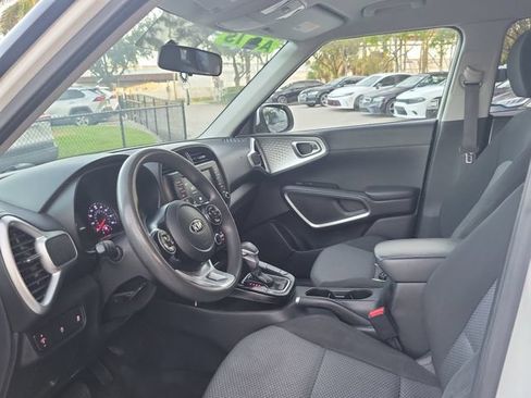 Used 2021 Kia Soul LX FWD image 10