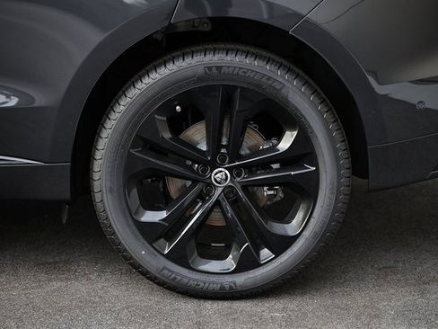 New 2026 Jaguar F-PACE R-Dynamic S image 7