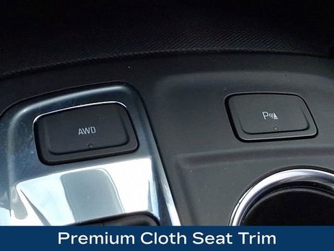 Used 2024 Chevrolet Equinox LT image 17